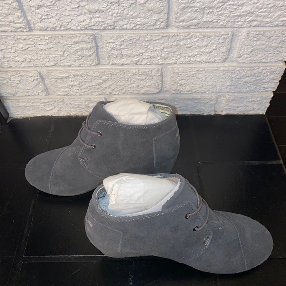 Toms Suede Wedged Booties - Picture 4 of 4